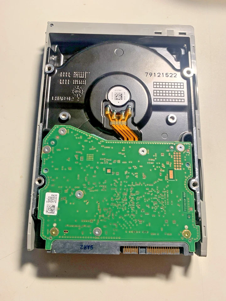 HGST Ultrastar DC HC510 10To 7.2K 256Mo SAS 12Gb/s 3.5" HUH721010AL4204 - Imagen 2 de 4