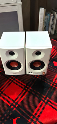 Edifier MR3 2.0 Channel Wired Computer Speakers, White, RCA/AUX Inputs