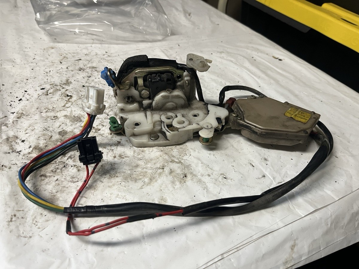 1990-1996 Nissan 300ZX LH door latch actuator assembly electric N1