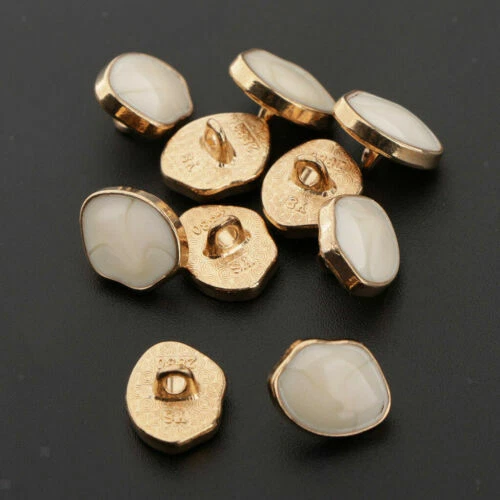 Ösenknopf aus Metall