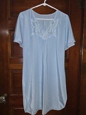 Vintage Nightgown SIZE Medium blue nylon lace LORRAINE gown classic chemise 80s