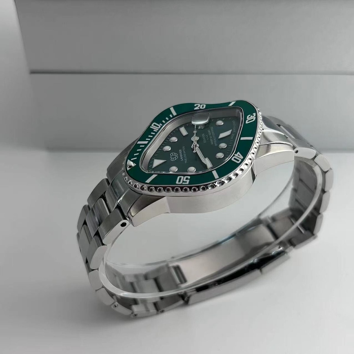 Laarvee PEA001 Classic Watch Silver Precision Steel Green Laarvee PEA001 Classic Watch Silver Precision Steel Green