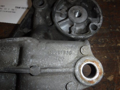 1991 ISUZU TROOPER Alternator Bracket 2.8 #10087688 **USED** - Picture 4 of 4