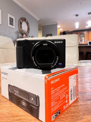 ふ　　SONY サイバーショット Sony Super Steady Shot 8.1MP Compact Digital Camera DSC-T200 JUNK