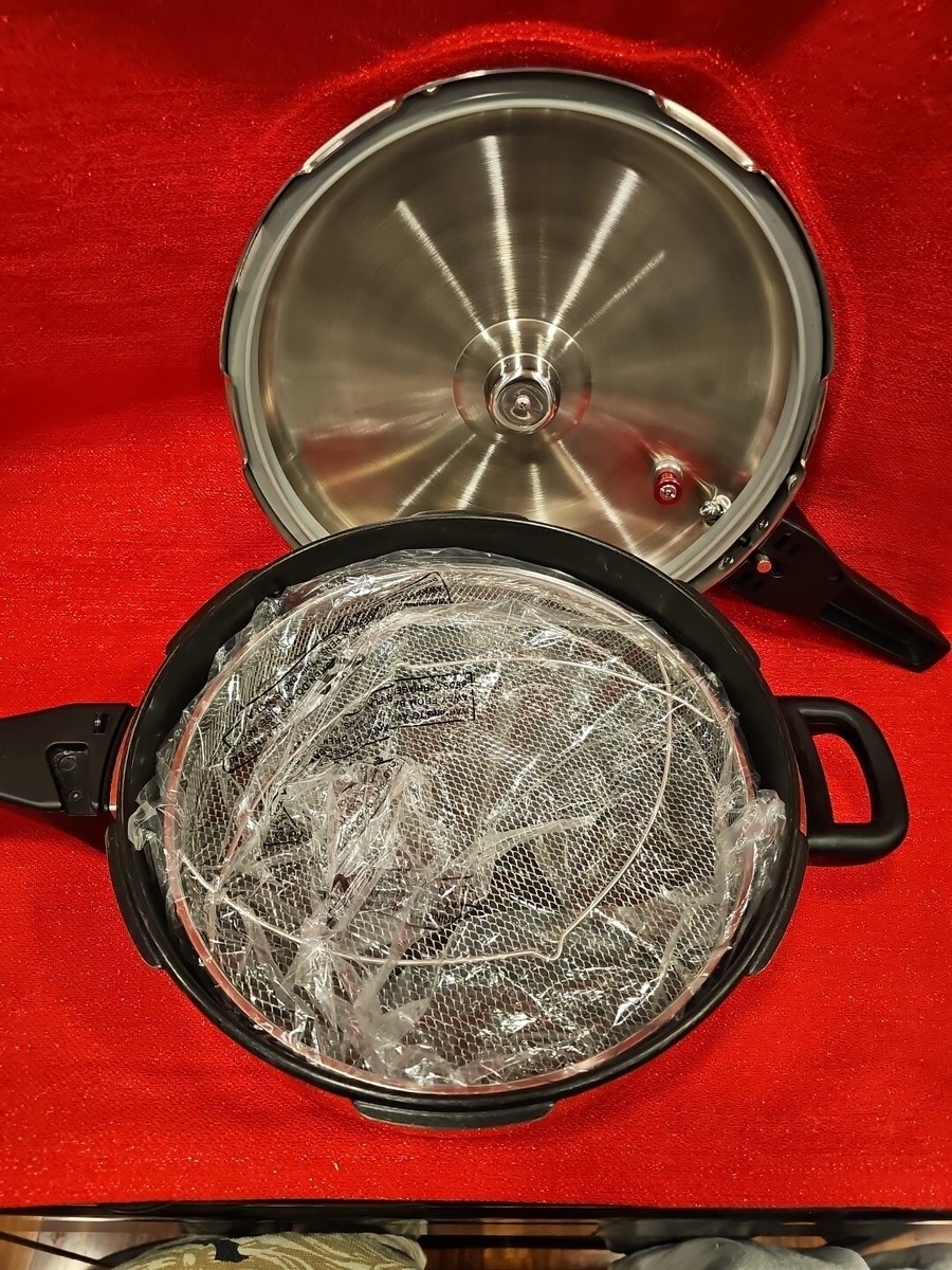 ※ クックー Ultrex 6 Quart Non Stick Pressure Cooker Model 07714 K