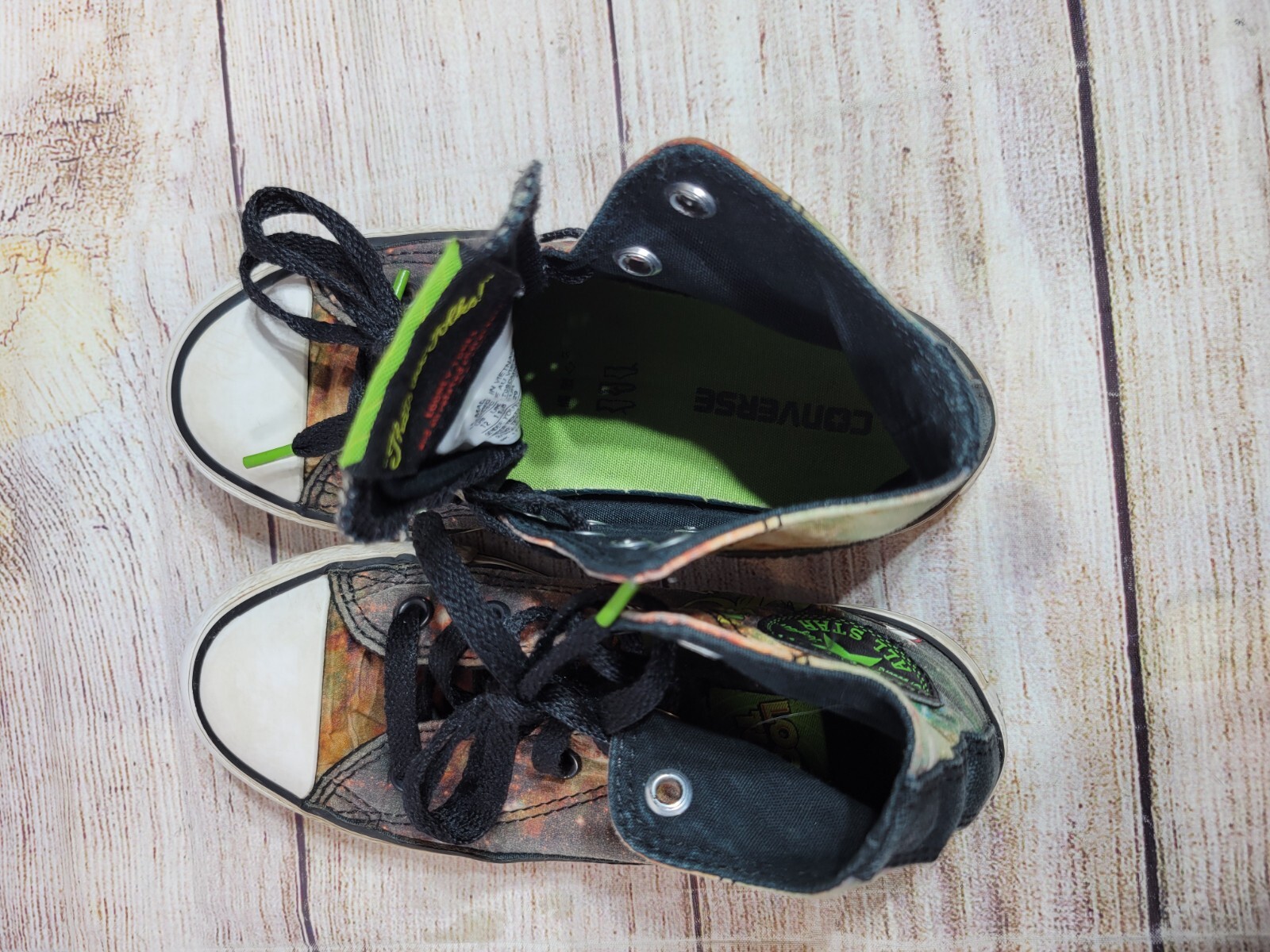 Converse All Star Marvin The Martian Looney Tunes Sneakers/Shoes Jr/Youth  12 thumbnail 7