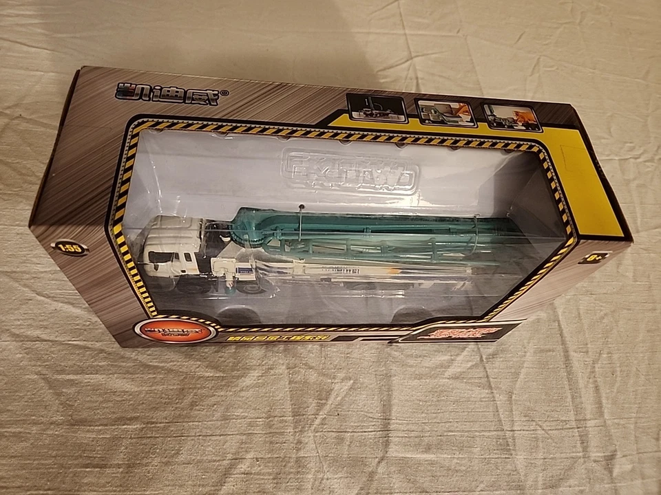 Modelo de camión bomba de concreto, vehículo de aleación duradero con piezas móviles - KDW Foto 2 de 4