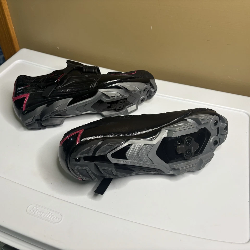 Zapatos de ciclismo Shimano negros con rojo SHWM83L EU 39 US 8 para mujer usados en excelente estado Foto 4 de 4
