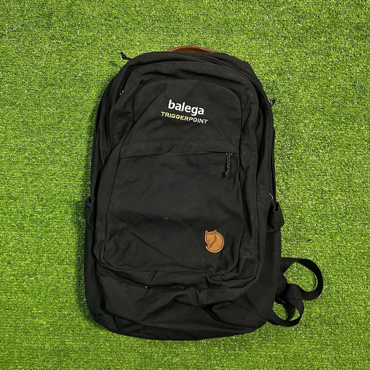 FjallRaven Canvas Backpack Raven 28L Laptop Outdoor Gear Balega  Triggerpoint BLK