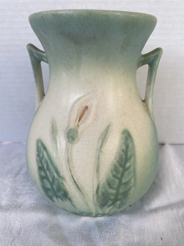 VINTAGE HULL CALLA LILY PATTERN VASE MARKED 504-6 CIRCA 1938