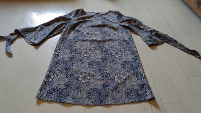 Kleid von Morris & Co x H&M Größe 40 blau / weißes Muster weite Ärmel