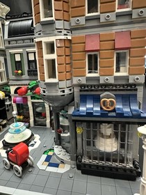 LEGO Assembly Square 10255 Preowned Disassembled Read Description