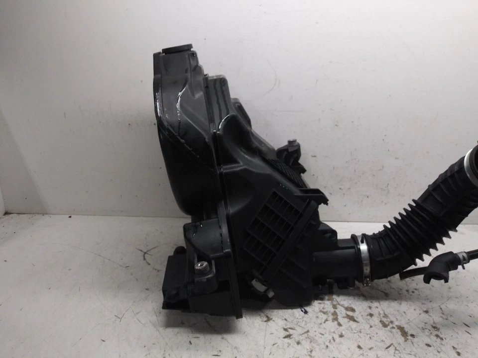 2019 Honda CR-V OEM air cleaner box assembly 2.4L fits 2017-2019 - Изображение 4 из 4