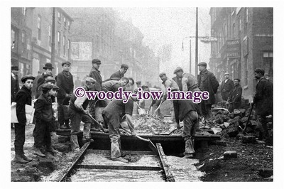 pu1076 - Wakefield , Laying Tram Lines , Yorkshire - Print 6x4