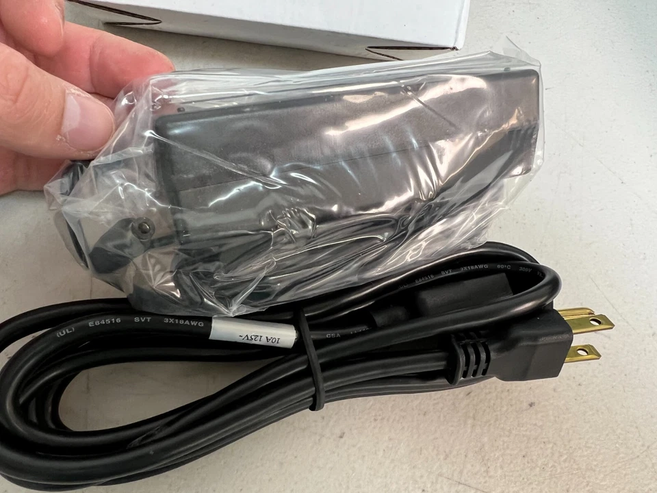 Honeywell LXE 9000A322PSACWW MX7 Tecton AC/DC Power Supply Charger 370070-2012 - Image 2 of 3