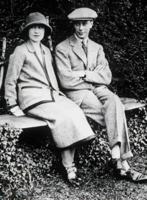 The Duke and Duchess of York pictured on their honeymoon in 1924 OLD PHOTO