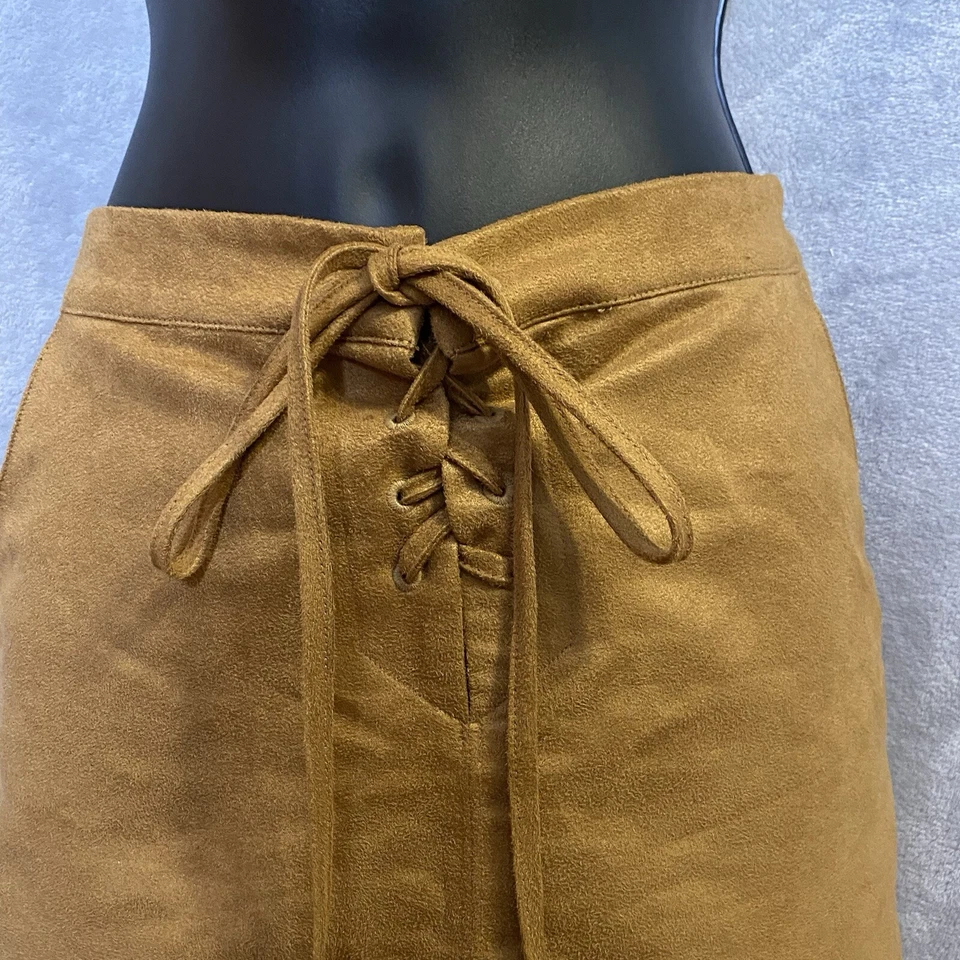 LC Lauren Conrad Faux Suede Skirt Size 4 Lace Up Mini Skirt Pockets - Imagem 3 de 4