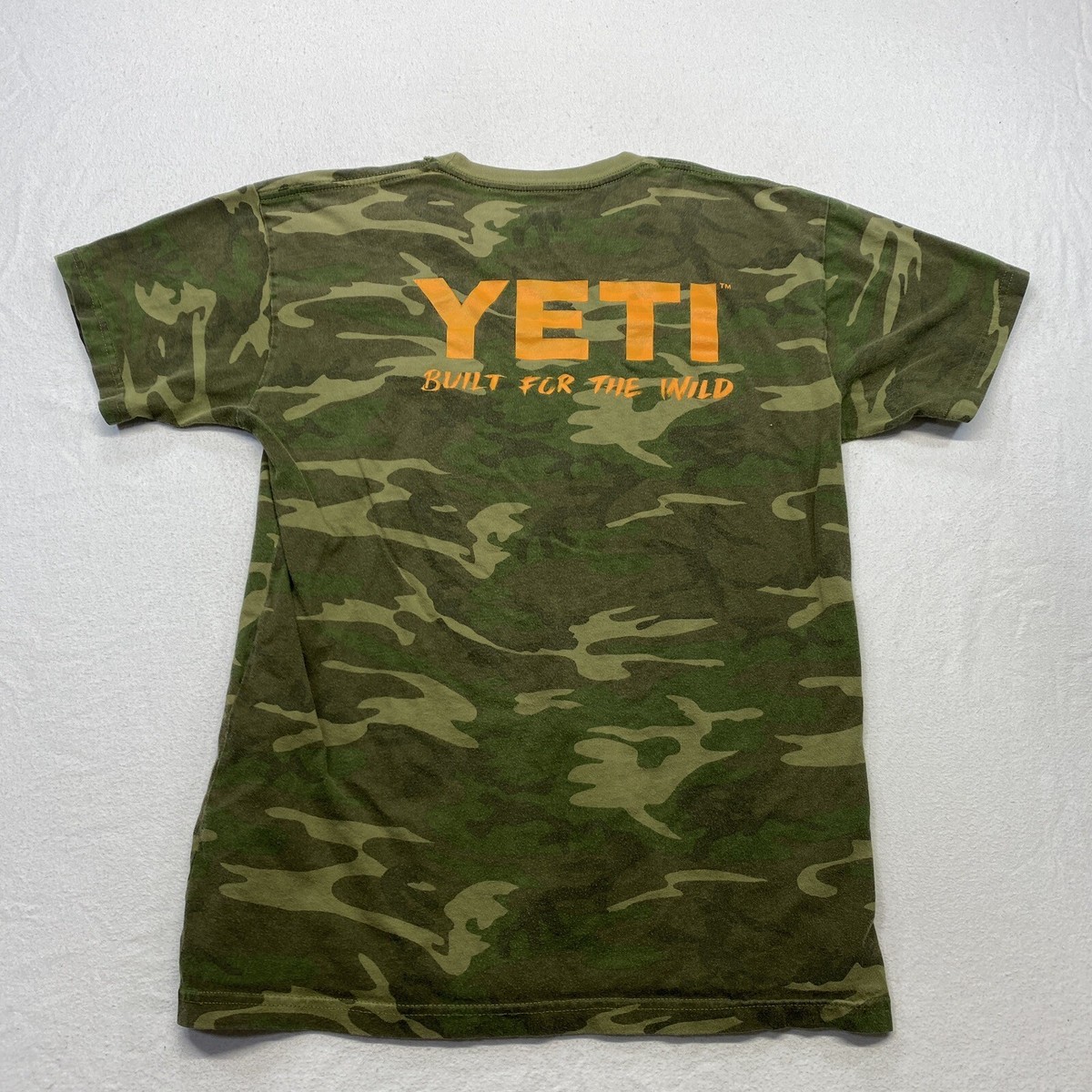YETI Camo T Shirt Medium Green Orange Short Sleeve