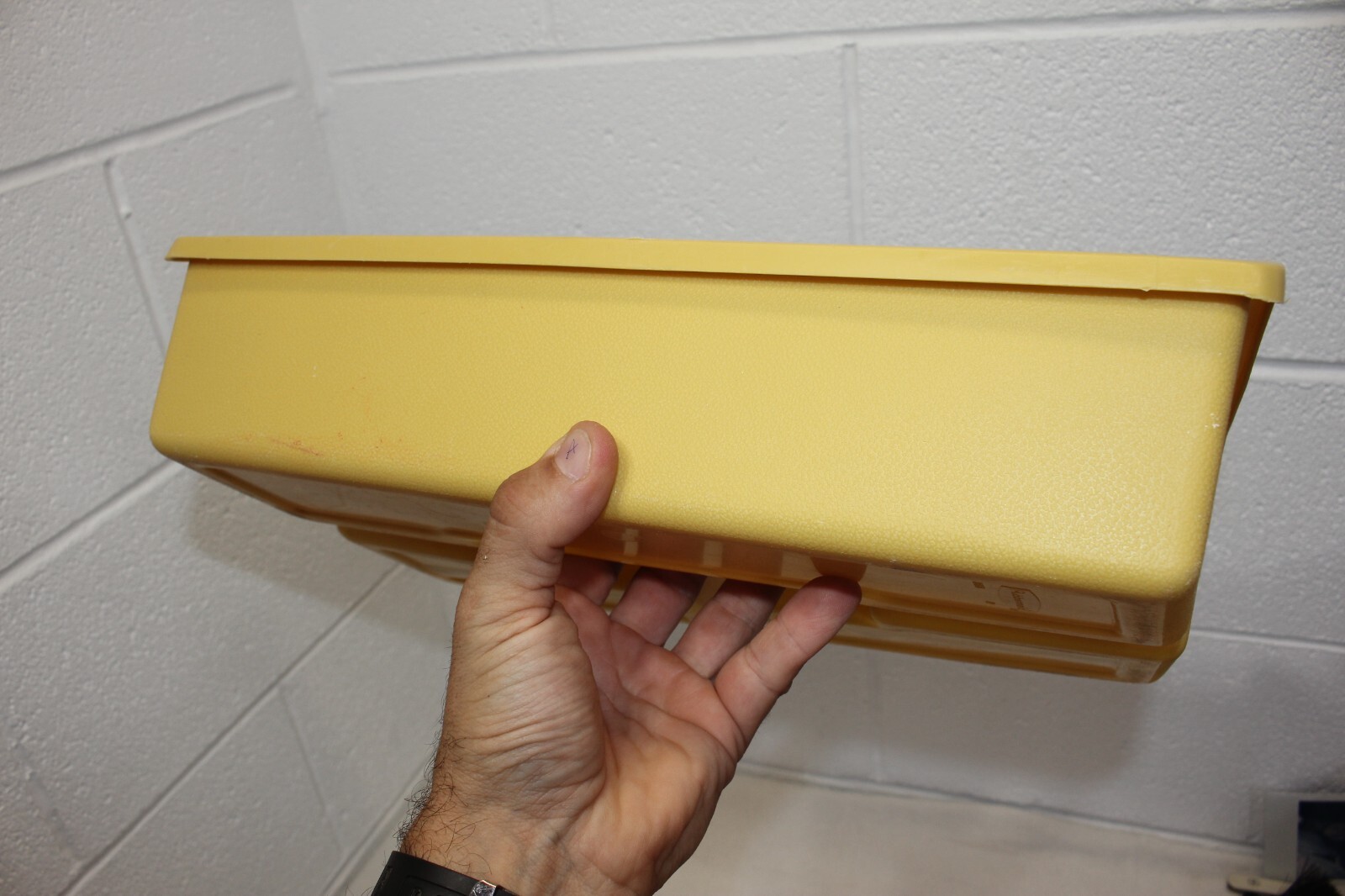 Yellow Rubbermaid 3153 Divided Storage Roughneck Carry Cleaning Craft Part Caddy
