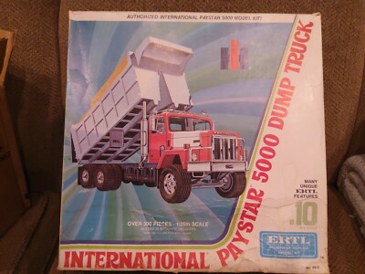 AMT Ertl International Paystar 5000 Dump Truck 1/25 Model Kit opened sealed insi