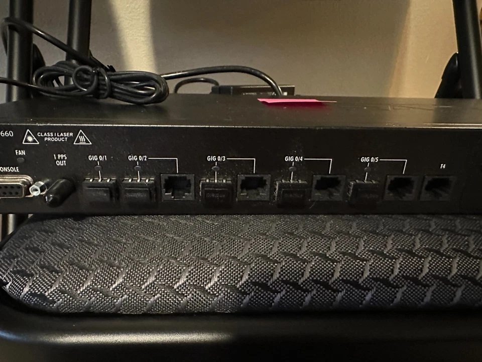 Router de acceso Gigabit Adtran NetVanta 5660 17025660F1 Foto 4 de 4