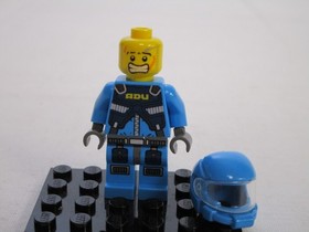 LEGO Alien Defense Unit Soldier  Minifigure ADU Alien Conquest