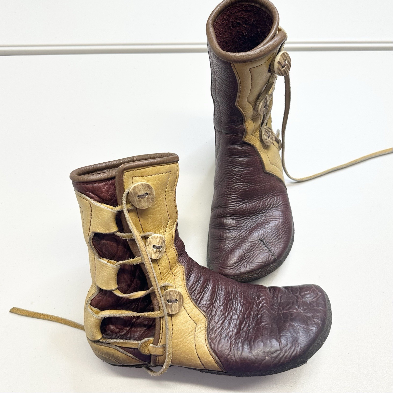 Botas con cordones de mocasín hechas a mano para hombres 9 mujeres 10,5 marrón The Soft Approach de cuero