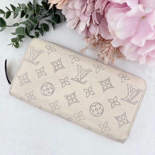 Louis Vuitton Mahina Zippy Wallet Ivory Long Wallet Round Zipper