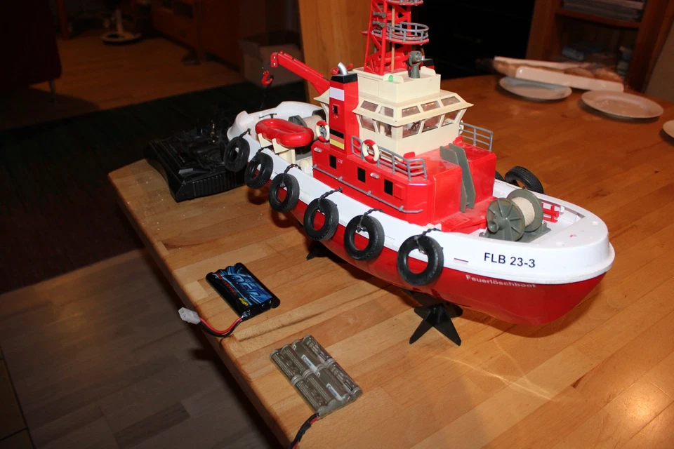 Carson Feuerlöschboot FLB 23-3 TC08-RC - Bild 2 von 4