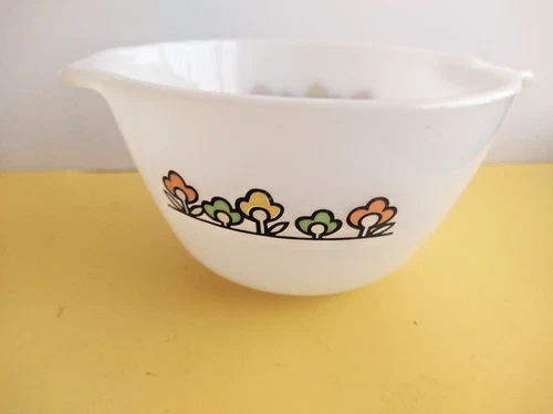 Vintage Anchor Hocking Fire King "Summerfield" 8" Mixing Bowl