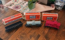 LIONEL LOT OF FREIGHT CARS WITH BOXES 3 CARS O GAUGE