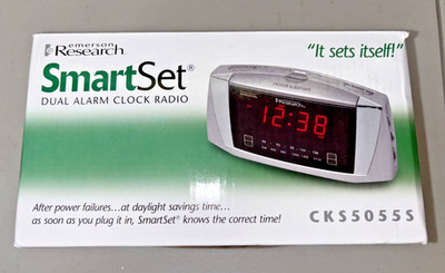 Emerson Research Smart Set Dual Auto Setting Alarm Clock #CKS 5055S Self-Set NEW