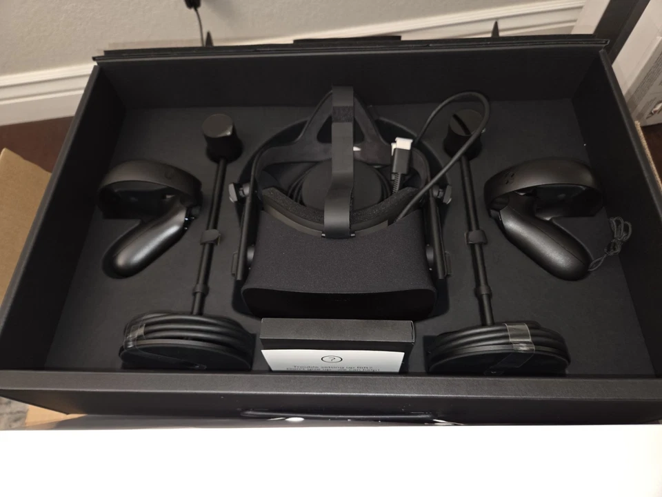 Meta Oculus Rift CV1 VR Virtual Reality Headset System - Black - Image 4 of 4