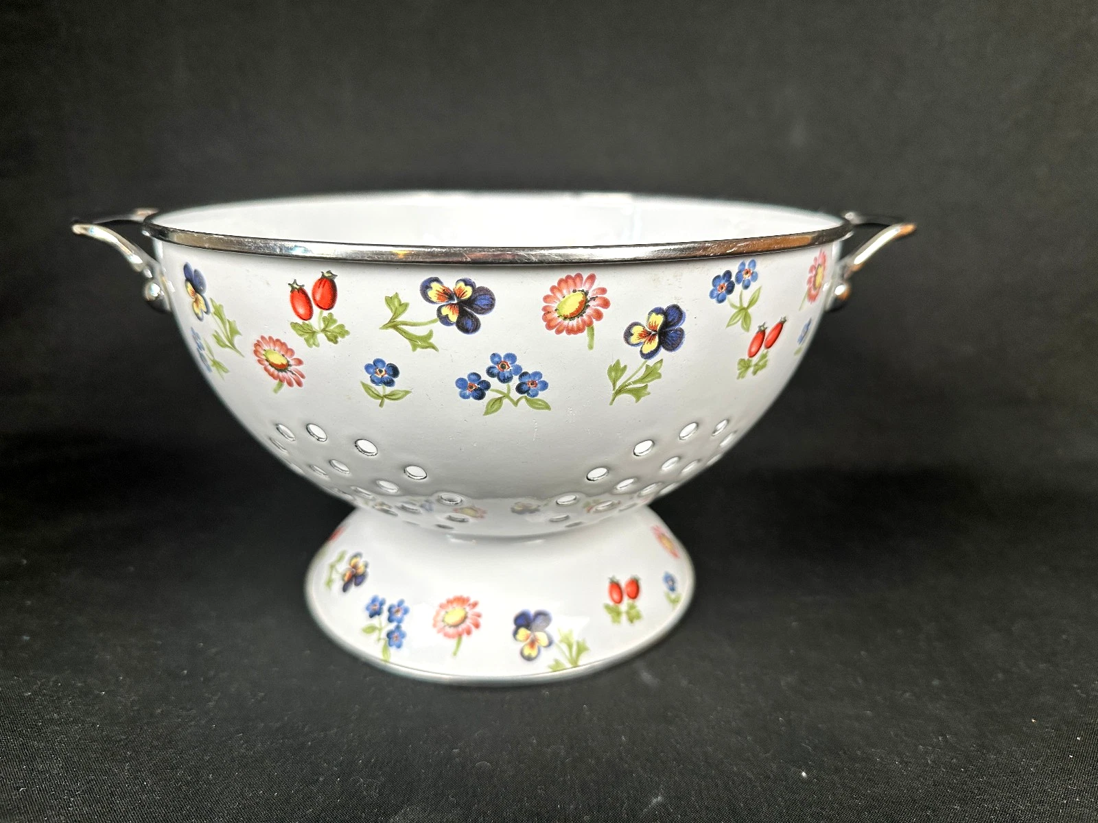 Villeroy & Boch LE PETITE FLEUR Pattern Metal Colander 3 Quart 8 7/8"
Opens in a new window or tab