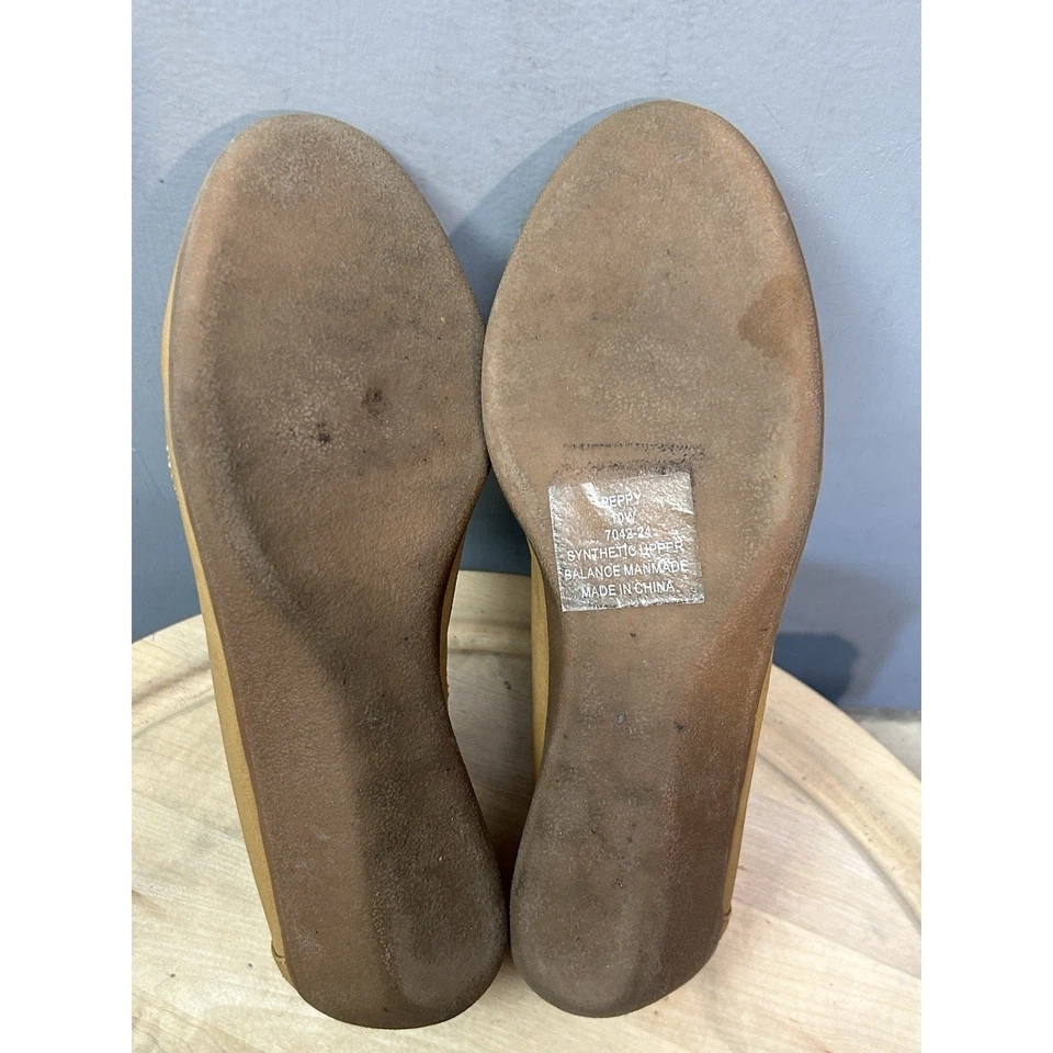 Mocasín Avenue para mujer 10W tostado peppy sin cordones cómodo elástico Foto 3 de 4