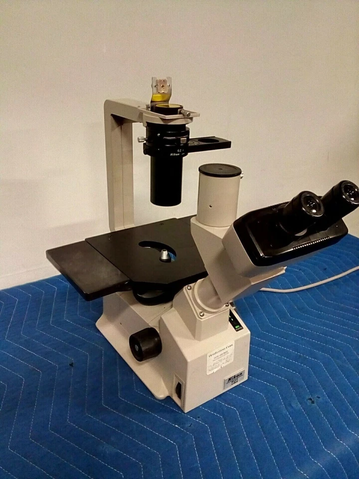 Microscopio trinocular de contraste de fase invertida Nikon TMS-F con Ph 2 DL, Ph 1 DL, 4 Foto 2 de 4