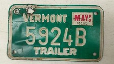 1990 VERMONT Debossed Trailer License Plate 5924B