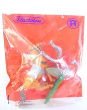 Elastolin Hausser 1:25 MEDIEVAL MOUNTED KNIGHT 12th Century Figure 2 MIB`76 RARE