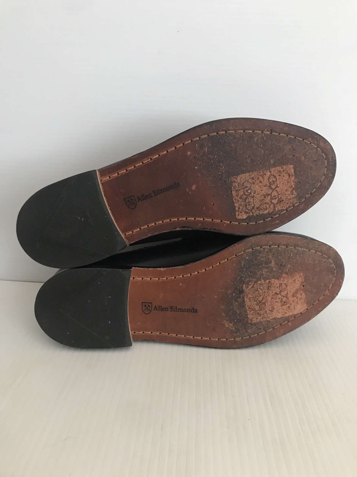 Allen Edmonds Maxfield Tassled Loafer - Black Leather - 8 3E  (B54) image 6