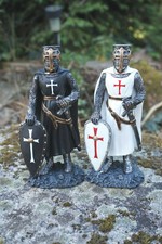 65282  2  FIGURINE CHEVALIER DE L'ORDRE BLANC  NOIR  MEDIEVAL CROISE RESINE 18CM