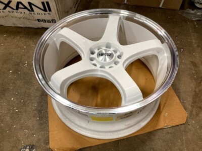 ホワイト　ミンク　白系 クロスバイク 26インチ 6変速 白 配達可能