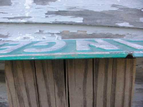 "KIPLINGER AV." Authentisches Vintage geprägtes Straßenschild mit erhöhtem Buchstaben - Bild 3 von 3