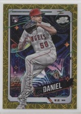2024 Topps Cosmic Chrome Gold Interstellar Refractor /50 Davis Daniel #103 b8h