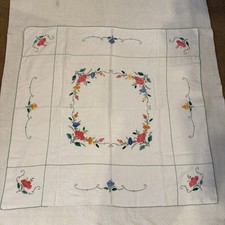 Handmade White And Flower Pattern Table Cloth 38.5 x40