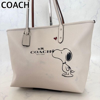 COACH Snoopy Tote Bag Leather Ivory Shoulder Charm A4 Auth