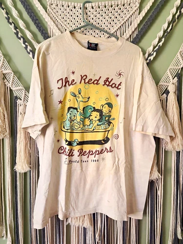 Red Hot Chili Peppers Vintage 90s Tour Graphic 1990s vintage concert t-shirt, vintage, size XL, single stitch, B+ condition
