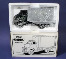 MIB 1992 FIRST GEAR 1952 GMC JC WHITNEY Co 1/34 SCALE DRY GOODS VAN 10-1147 NOS