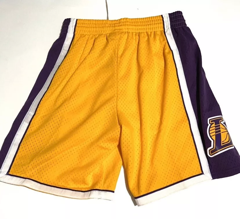 Mitchell and ness hotsell shorts with pockets