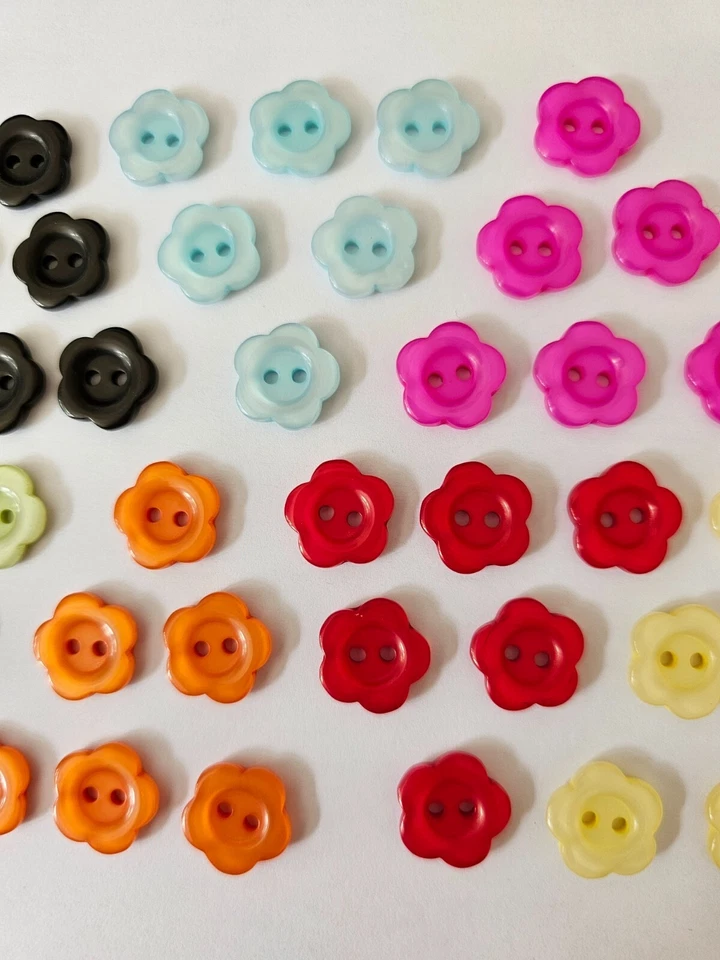 42 Flower Shape Buttons 7 Colours with 6 of Each Colour Size 15mm Resin Material - Image 3 of 4