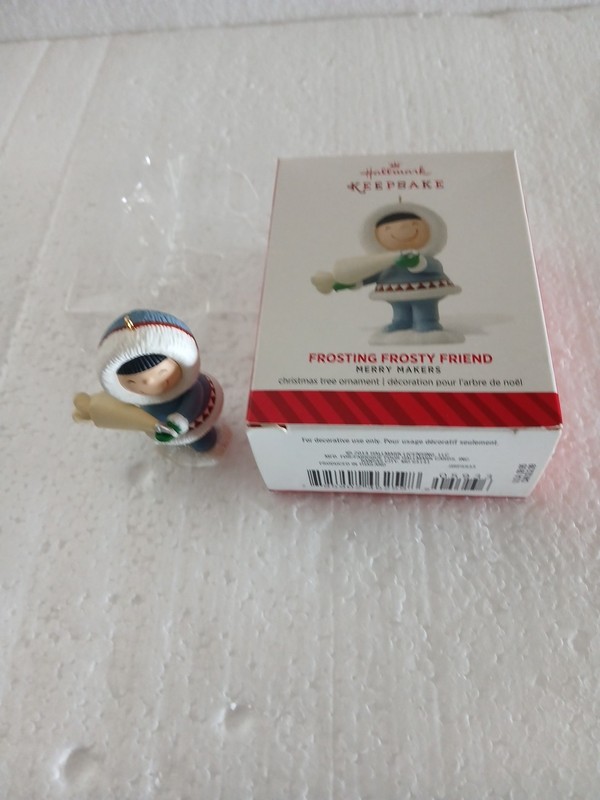 NIB 2014 Hallmark Keepsake Ornament Frosting Frosty Friend Merry Makers